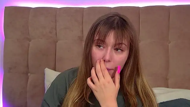 Snapshot of LiliaBianka chatting on 11.24.25 LiliaBianka online show from 11.24.25