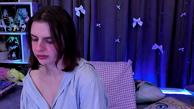 Snapshot of Supaidagaru chatting on 11.30.25 Supaidagaru online show from 11.30.25