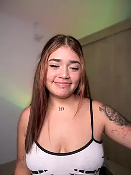 Snapshot of JoselinFlower_ chatting on 12.17.24 JoselinFlower online show from 12.17.24