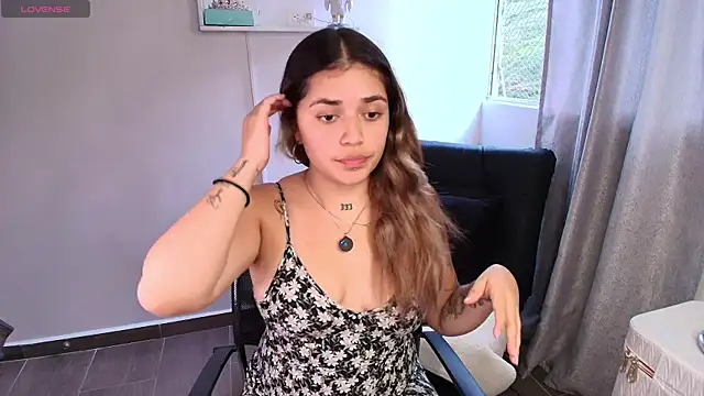 Snapshot of JoselinFlower_ chatting on 09.11.25 JoselinFlower online show from 09.11.25