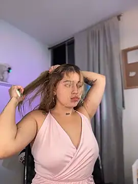 Snapshot of JoselinFlower_ chatting on 12.18.25 JoselinFlower online show from 12.18.25