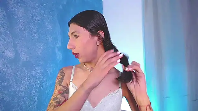 sofiaa grey  online show from 12.22.24