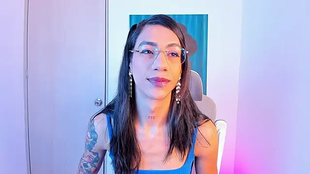 Snapshot of sofiaa_grey_ chatting on 04.23.26 sofiaa grey online show from 04.23.26