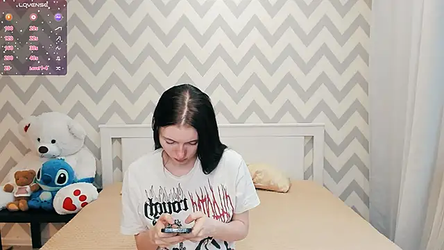 Snapshot of shaameless chatting on 01.08.25 shaameless online show from 01.08.25