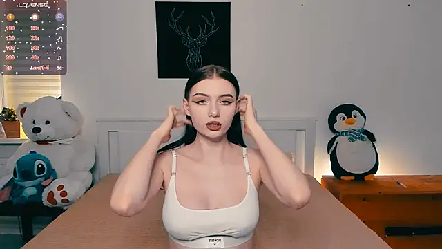 Snapshot of shaameless chatting on 03.15.25 shaameless online show from 03.15.25