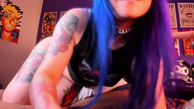 Snapshot of anne_cross chatting on 01.14.25 anne cross online show from 01.14.25