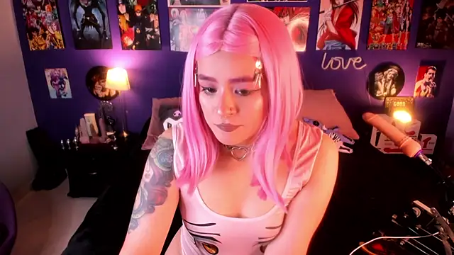 Snapshot of anne_cross chatting on 01.29.25 anne cross online show from 01.29.25