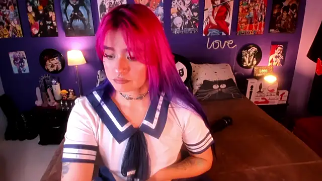 Snapshot of anne_cross chatting on 11.14.25 anne cross online show from 11.14.25