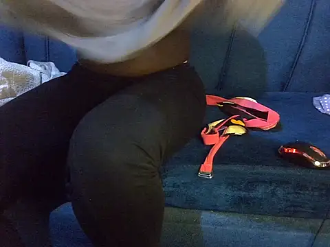 pretty alma20 online show from 04.21.26