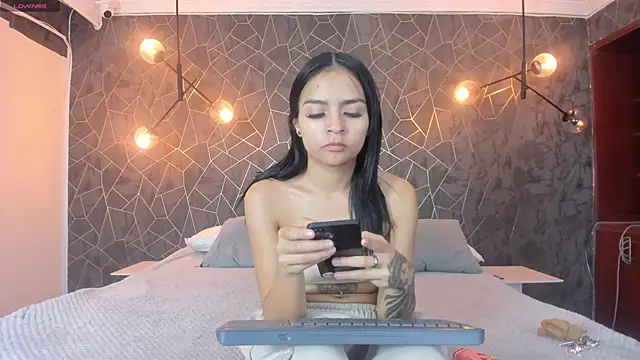 leigh-angels online show from 11.17.25