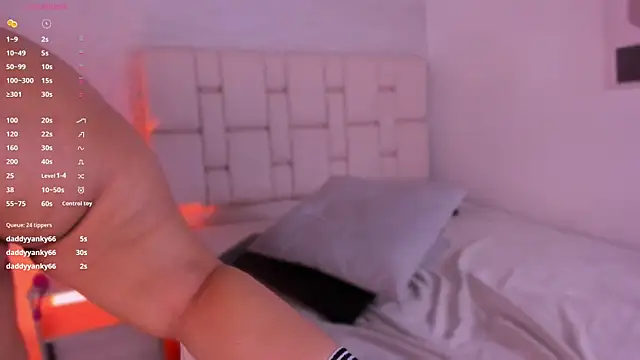 Snapshot of iara_martinez chatting on 02.23.25 iara martinez online show from 02.23.25