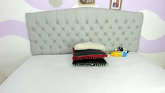 Snapshot of BRIYITHMENA chatting on 09.19.25 BRIYITHMENA online show from 09.19.25