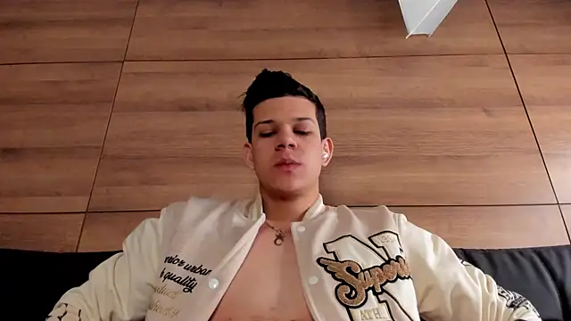 Snapshot of MarcoSullivan chatting on 01.11.25 MarcoSullivan online show from 01.11.25