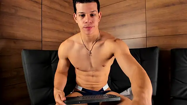 Snapshot of MarcoSullivan chatting on 02.06.25 MarcoSullivan online show from 02.06.25