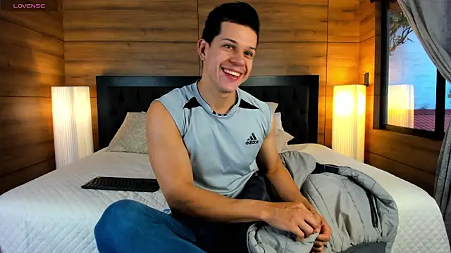 Snapshot of MarcoSullivan chatting on 02.11.25 MarcoSullivan online show from 02.11.25