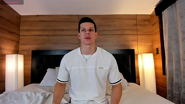 Snapshot of MarcoSullivan chatting on 03.11.25 MarcoSullivan online show from 03.11.25