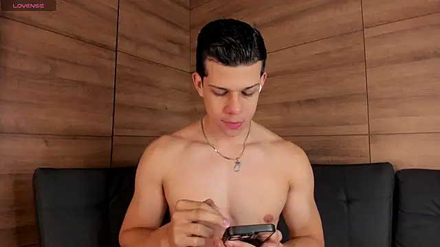 Snapshot of MarcoSullivan chatting on 10.02.25 MarcoSullivan online show from 10.02.25