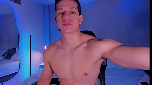 Snapshot of MarcoSullivan chatting on 10.21.25 MarcoSullivan online show from 10.21.25