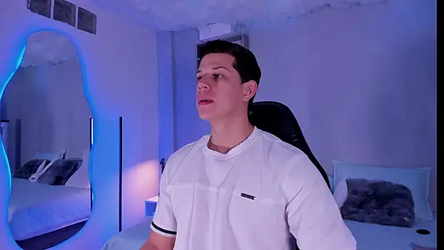 Snapshot of MarcoSullivan chatting on 11.16.25 MarcoSullivan online show from 11.16.25