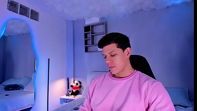 Snapshot of MarcoSullivan chatting on 11.29.25 MarcoSullivan online show from 11.29.25