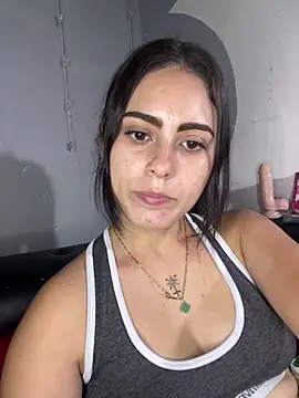 Snapshot of Azuna25 chatting on 04.27.26 Azuna25 online show from 04.27.26