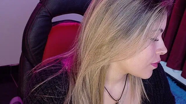 Natalia Montoya online show from 10.16.25