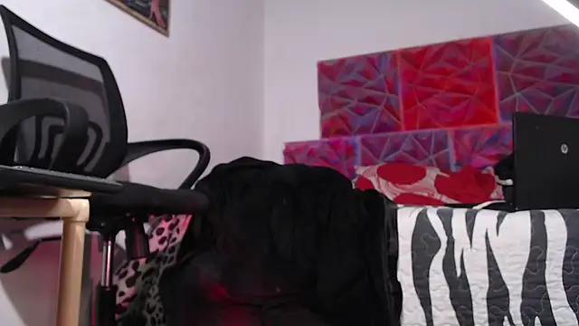 Snapshot of bix_couples chatting on 11.21.25 bix couples online show from 11.21.25