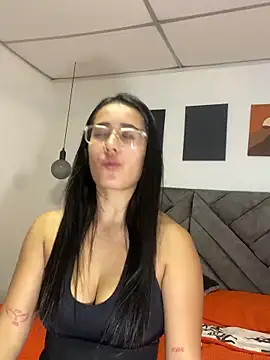 AnithaFigueroa1 online show from 12.18.24