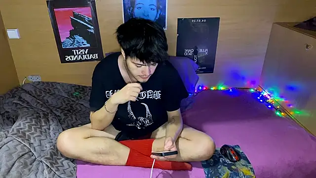 Snapshot of mystrauud chatting on 10.16.25 mystrauud online show from 10.16.25