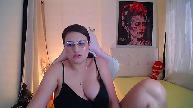 esmeraldaa230 online show from 01.14.25