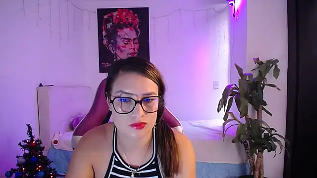 esmeraldaa230 online show from 12.04.25