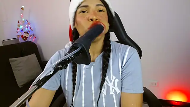 Snapshot of Anabel693 chatting on 12.11.24 Anabel693 online show from 12.11.24