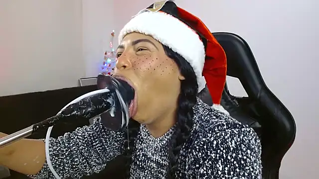 Snapshot of Anabel693 chatting on 12.12.24 Anabel693 online show from 12.12.24