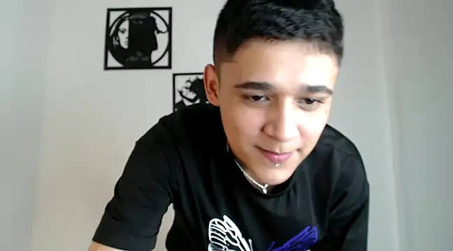 Snapshot of kaiine190 chatting on 12.17.24 kaiine190 online show from 12.17.24