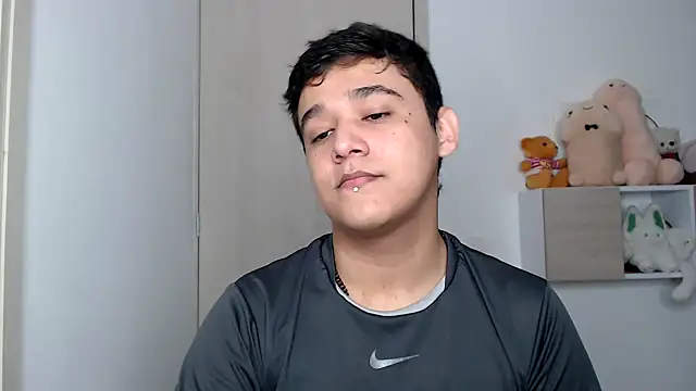 Snapshot of kaiine190 chatting on 10.16.25 kaiine190 online show from 10.16.25