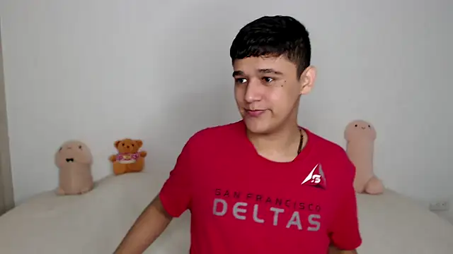 Snapshot of kaiine190 chatting on 11.25.25 kaiine190 online show from 11.25.25