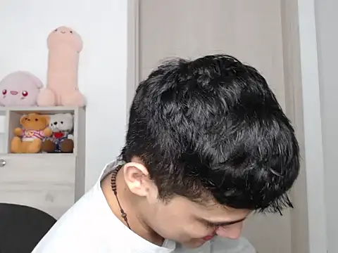 Snapshot of kaiine190 chatting on 12.01.25 kaiine190 online show from 12.01.25