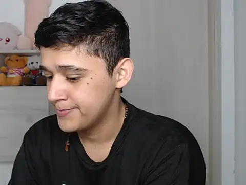 Snapshot of kaiine190 chatting on 12.03.25 kaiine190 online show from 12.03.25