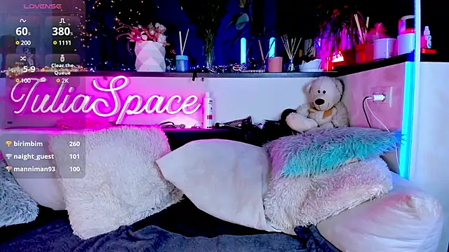 Snapshot of _JuliaSpace_ chatting on 02.16.25 JuliaSpace online show from 02.16.25