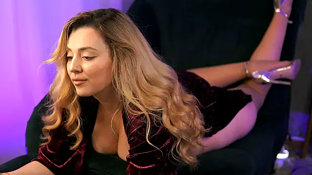 Snapshot of Bailey_Evans chatting on 03.12.25 Bailey Evans online show from 03.12.25