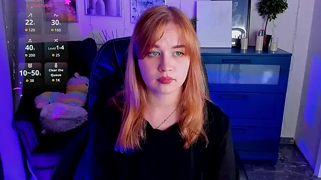 Snapshot of AlicePopsy chatting on 09.09.25 AlicePopsy online show from 09.09.25