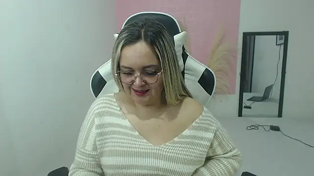 Snapshot of samy_vsn chatting on 06.19.26 samy vsn online show from 06.19.26