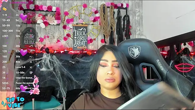 Neko Misaki online show from 10.19.25