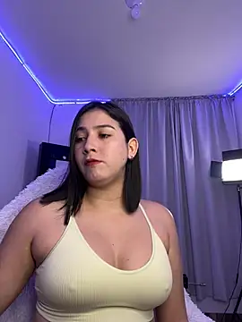 BellaNaye  online show from 02.27.25