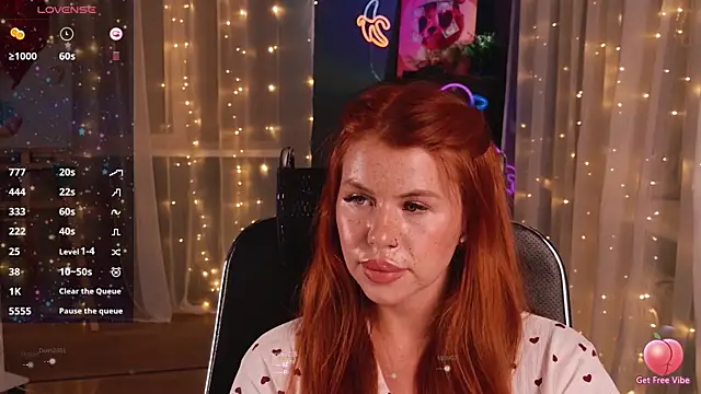 Snapshot of KristinaMoon chatting on 02.07.25 KristinaMoon online show from 02.07.25