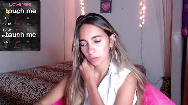 Snapshot of MitchWilson1 chatting on 10.17.25 MitchWilson1 online show from 10.17.25