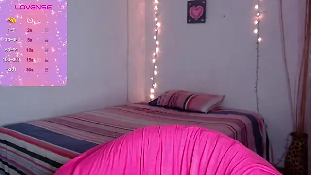 Snapshot of MitchWilson1 chatting on 11.19.25 MitchWilson1 online show from 11.19.25