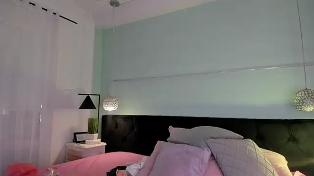 EvaaStevens online show from 03.11.25