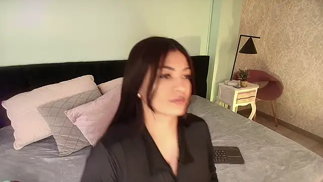 EvaaStevens online show from 10.06.25