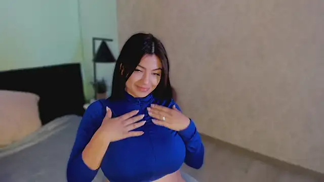 EvaaStevens online show from 11.18.25